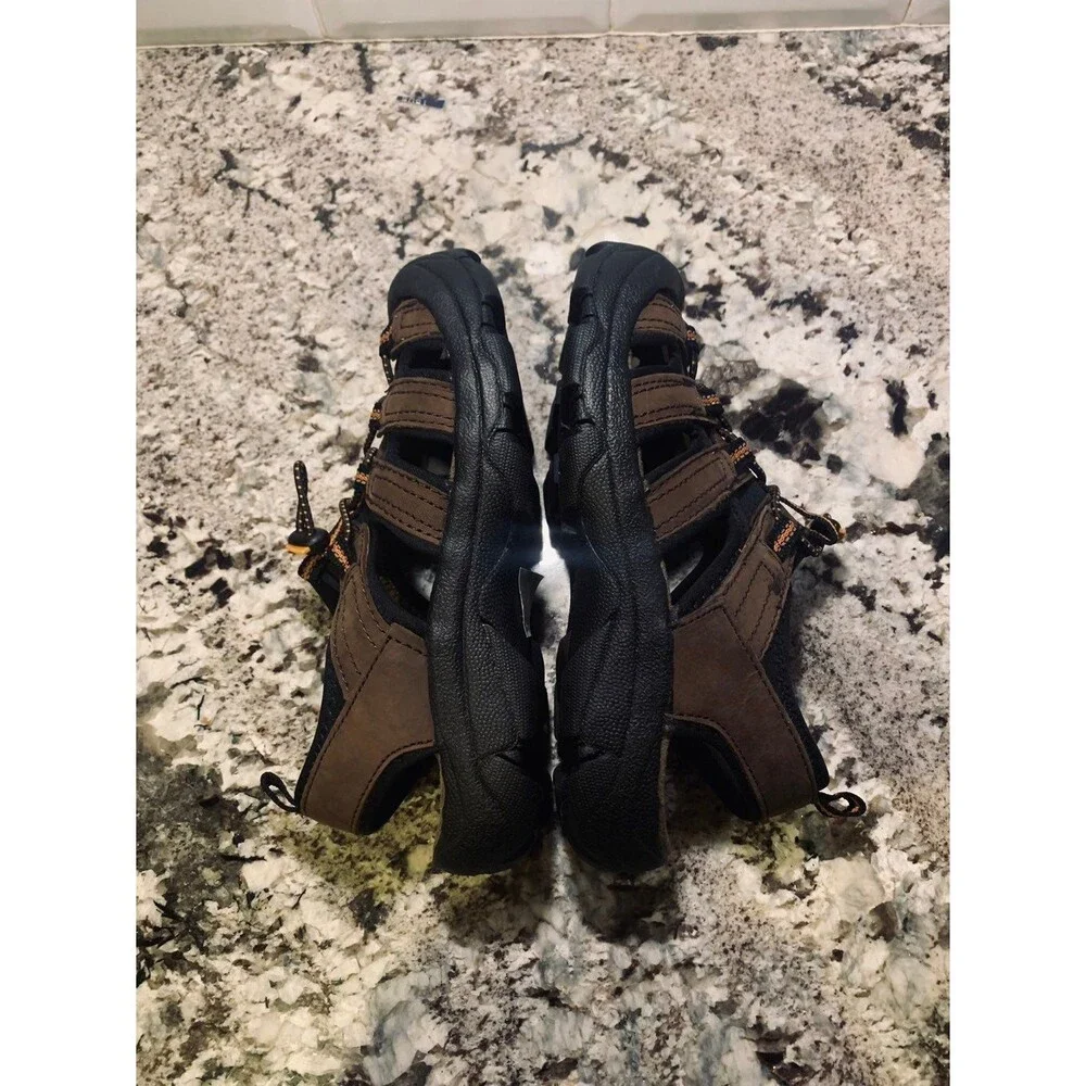 NWT Sandals